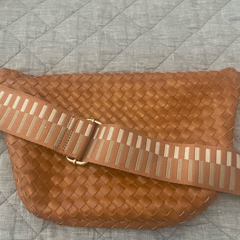 NWT woven vegan crossbody bag!